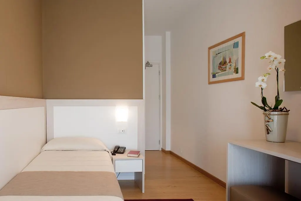 Hotel Canarie Lido di Jesolo 3*,